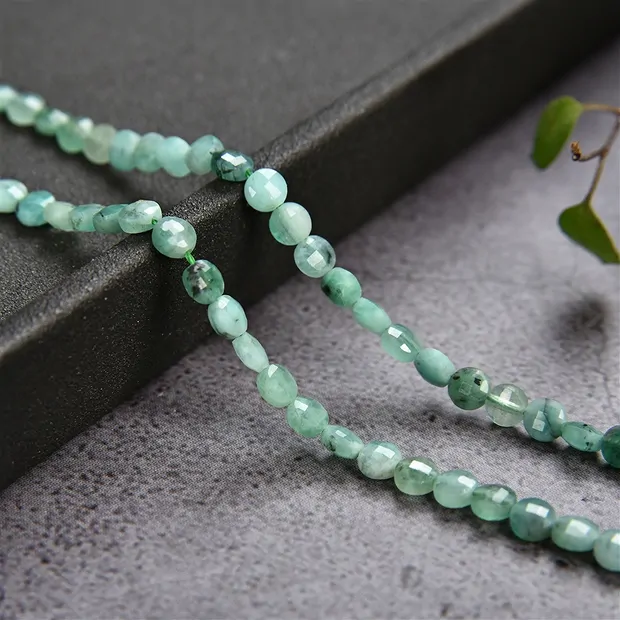 Strand slice/coin, emerald, faceted, 04mm (39cm) | Marco Schreier