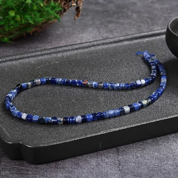 Strand of cubes, Sodalite, 04 mm (39cm) | wholesaler gems & healing stones