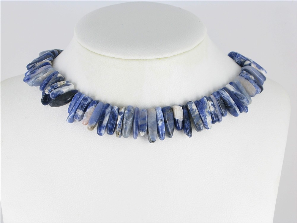 Rang de colliers Nuggets "dent", Sodalite, 03-05 x 10-20mm | Marco Schreier