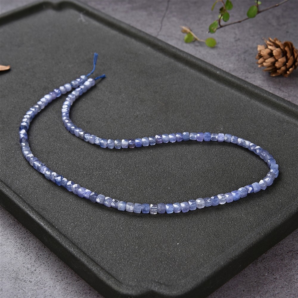 Cubo de Tanzanita, facetado, 04mm | Marco Schreier