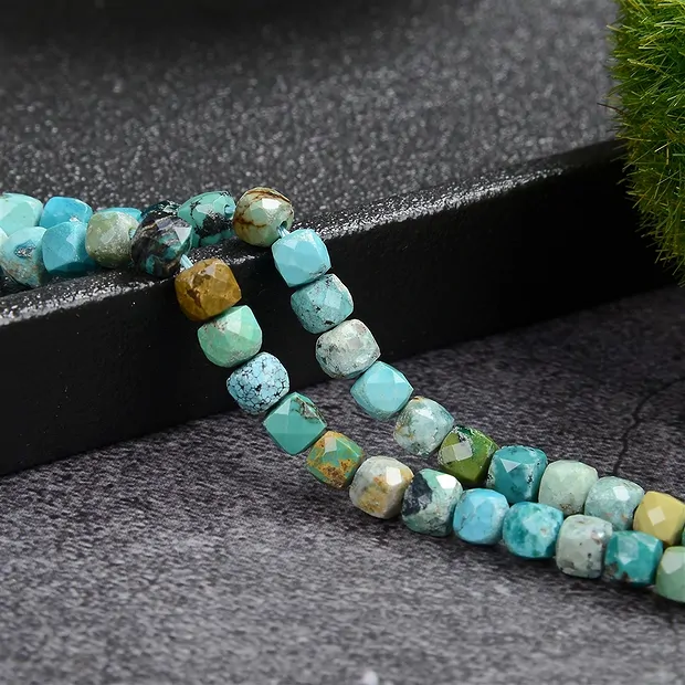 Strand cube, Turquoise (stab.), faceted, 04mm (39cm) | Marco Schreier