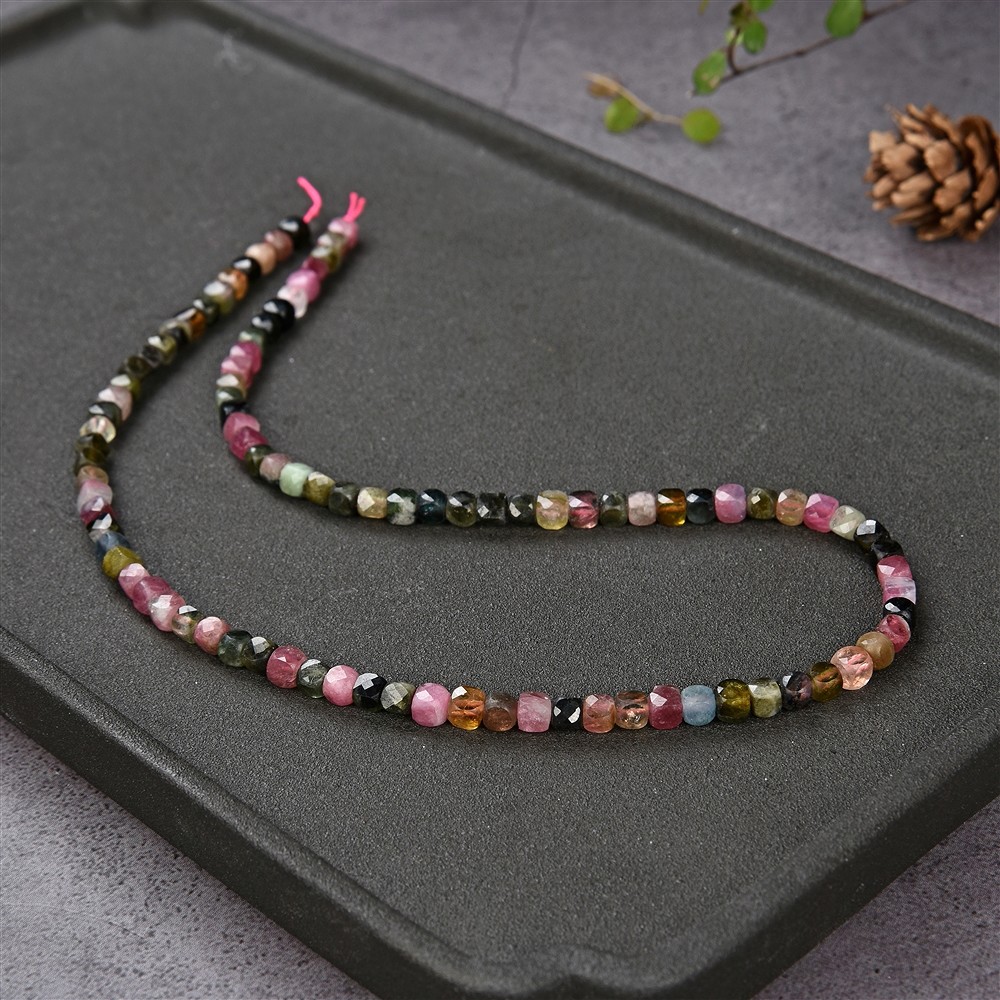 Rang de colliers, Tourmaline (polychrome), facettes, 04mm (38cm) | Marco Schreier