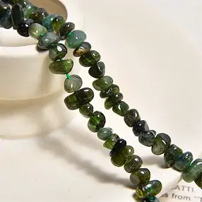 Rang de colliers Nuggets, Tourmaline (verte), 03-04 x 05-07mm | Marco Schreier