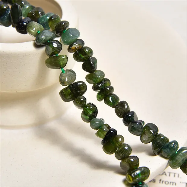 Rang de colliers Nuggets, Tourmaline (verte), 03-04 x 05-07mm | Marco Schreier