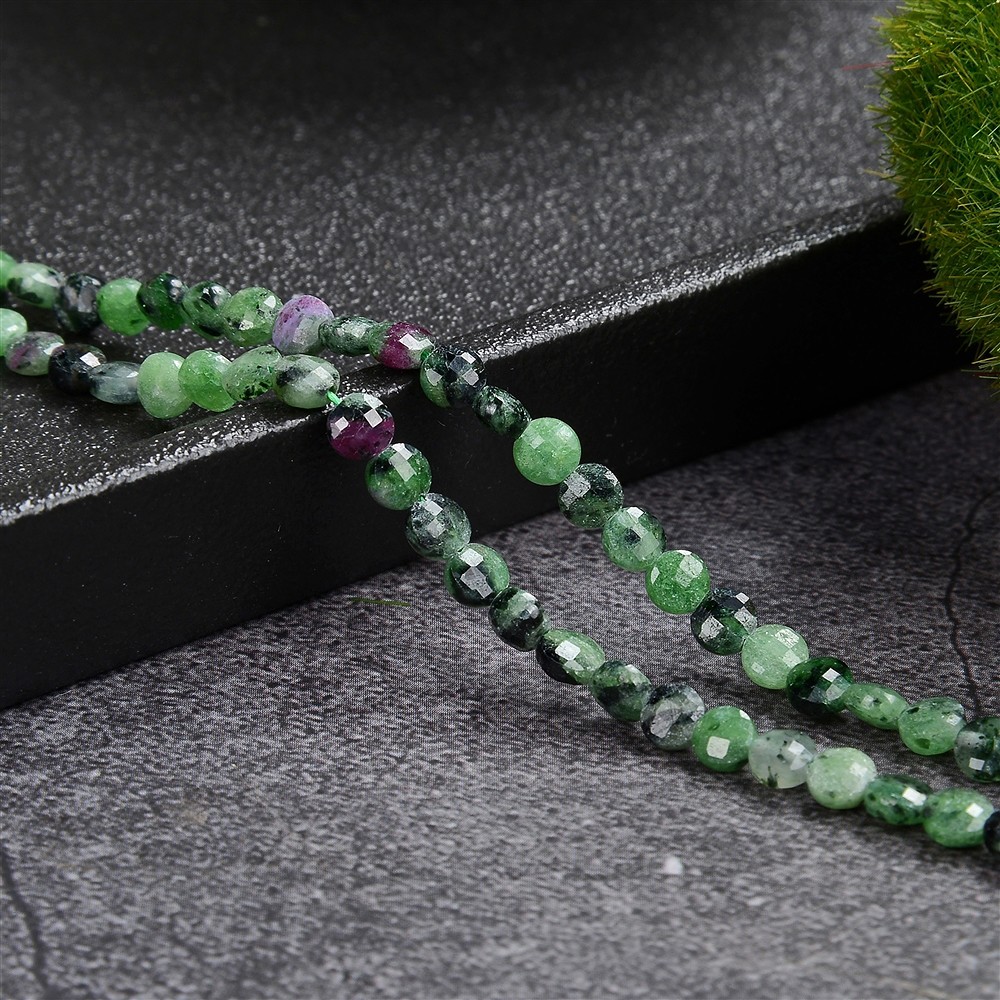 Strand Coin, Zoisite with Ruby, 04 x 02mm, faceted (39cm) | Marco Schreier