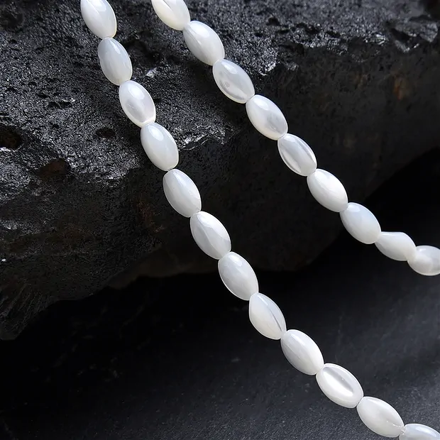 Rang de colliers grain de riz, nacre (claire), 05 x 03mm | Marco Schreier