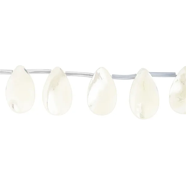 Rang de colliers goutte plate, nacre (claire), 14 x 22mm | Marco Schreier