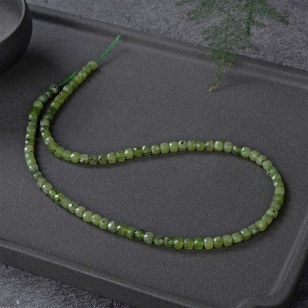 Rang de colliers, Serpentine, à facettes, 04mm (39cm) | Marco Schreier