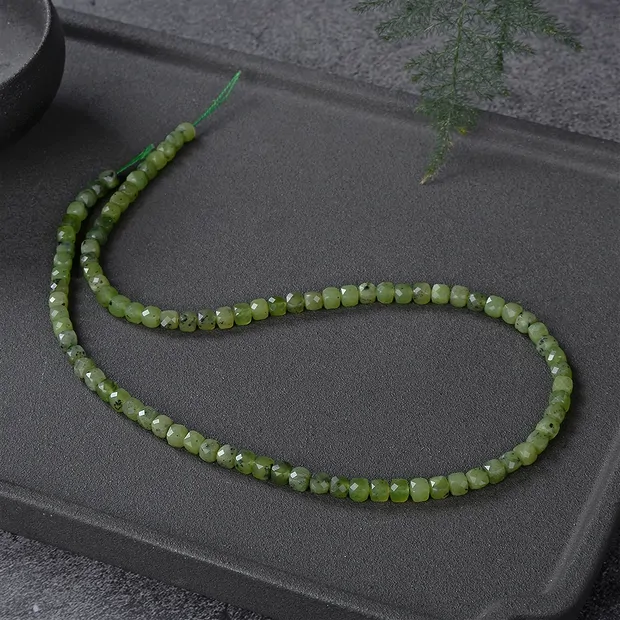 Rang de collier, Serpentine, 04mm, à facettes (39cm) | Marco Schreier