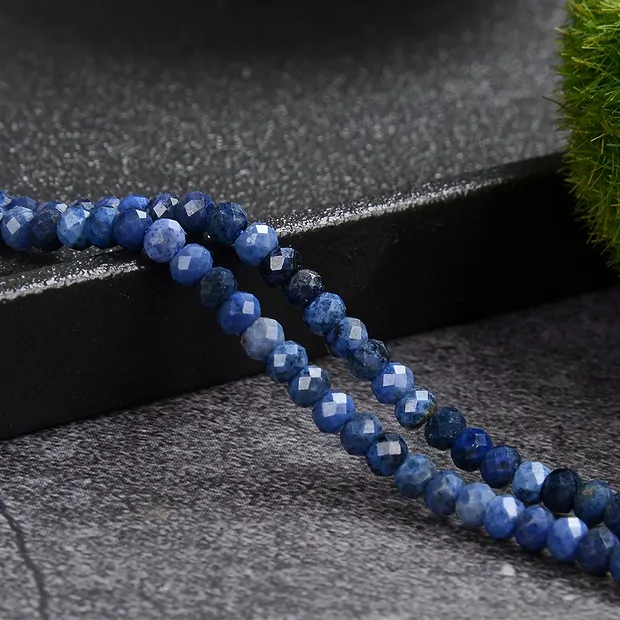 Strang Button, Dumortierit, 03 x 04mm, facettiert (39cm) | Marco Schreier
