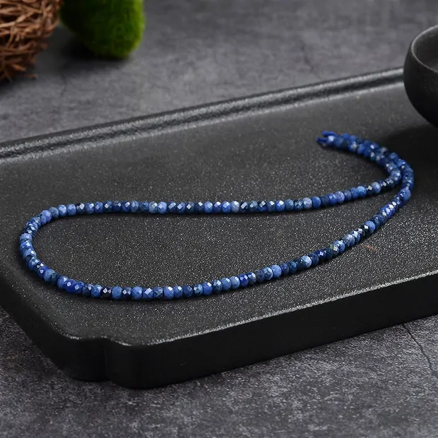 Filo di bottoni, Dumortierite, 03 x 04 mm, sfaccettato (39 cm) | Marco Schreier