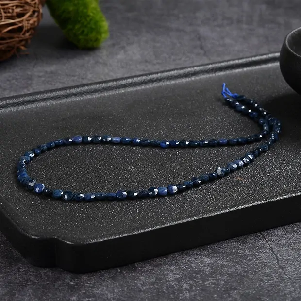 Rang de collier, Pièce, Dumortierite, 04 x 02mm, facetté (39cm) | Marco Schreier