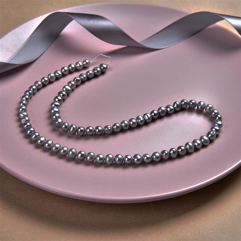 Rang de collier Potatoe, perle d'eau douce, pétrole (teintée), 05-06mm | Marco Schreier