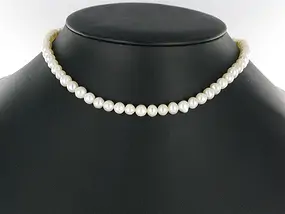 Rang de collier Potatoe, perle d'eau douce C, blanc-crème, 06-07mm (39cm) | Marco Schreier