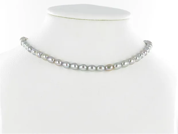Collar de perlas de agua dulce, grano de arroz, gris plateado (teñido), 05-06mm | Marco Schreier