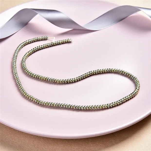 Rang de collier Boutons, perle d'eau douce verte (teintée), 02 x 03-04mm | Marco Schreier