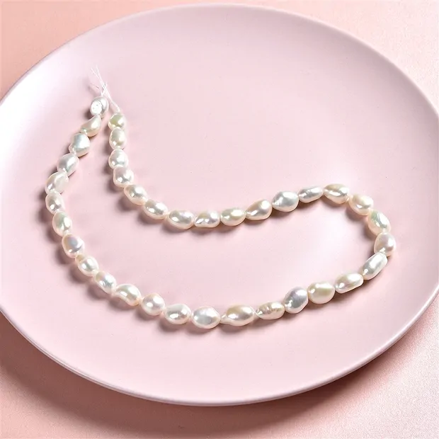 Rang de collier Freeform plat, perle d'eau douce, blanc-crème, 09 - 10mm | Marco Schreier
