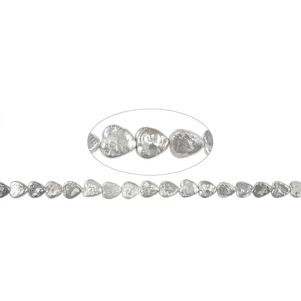 Filo di cuori, perla bianco-argento (naturale), 12 x 12 mm | Marco Schreier