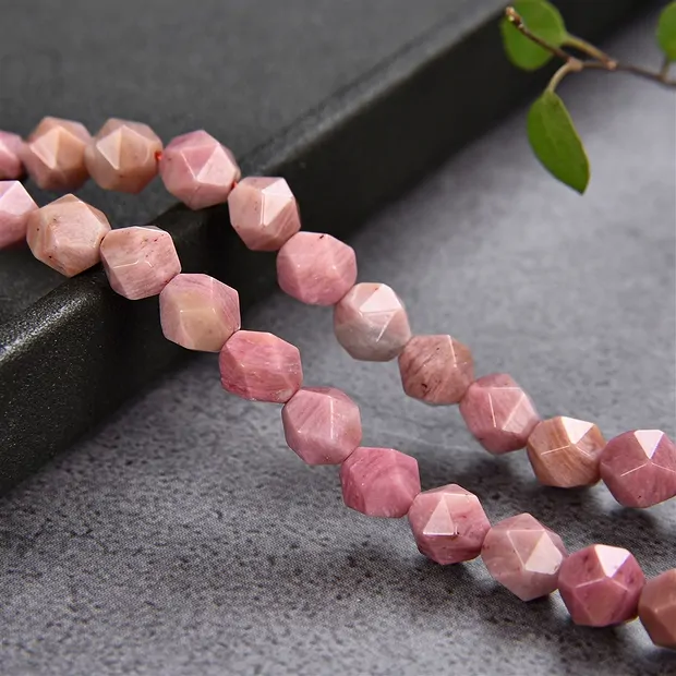 Strang Kugeln, Thulit, facettiert, 06mm (39cm) | Marco Schreier