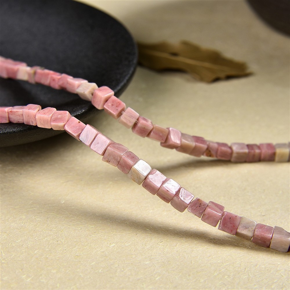 Strang Würfel, Thulit, 04mm | Mineralien-Handel Edelsteine, Heilsteine & Schmuck