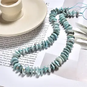 Strang Nuggets flach, Larimar, 02,5-04 x 08-12mm | Marco Schreier