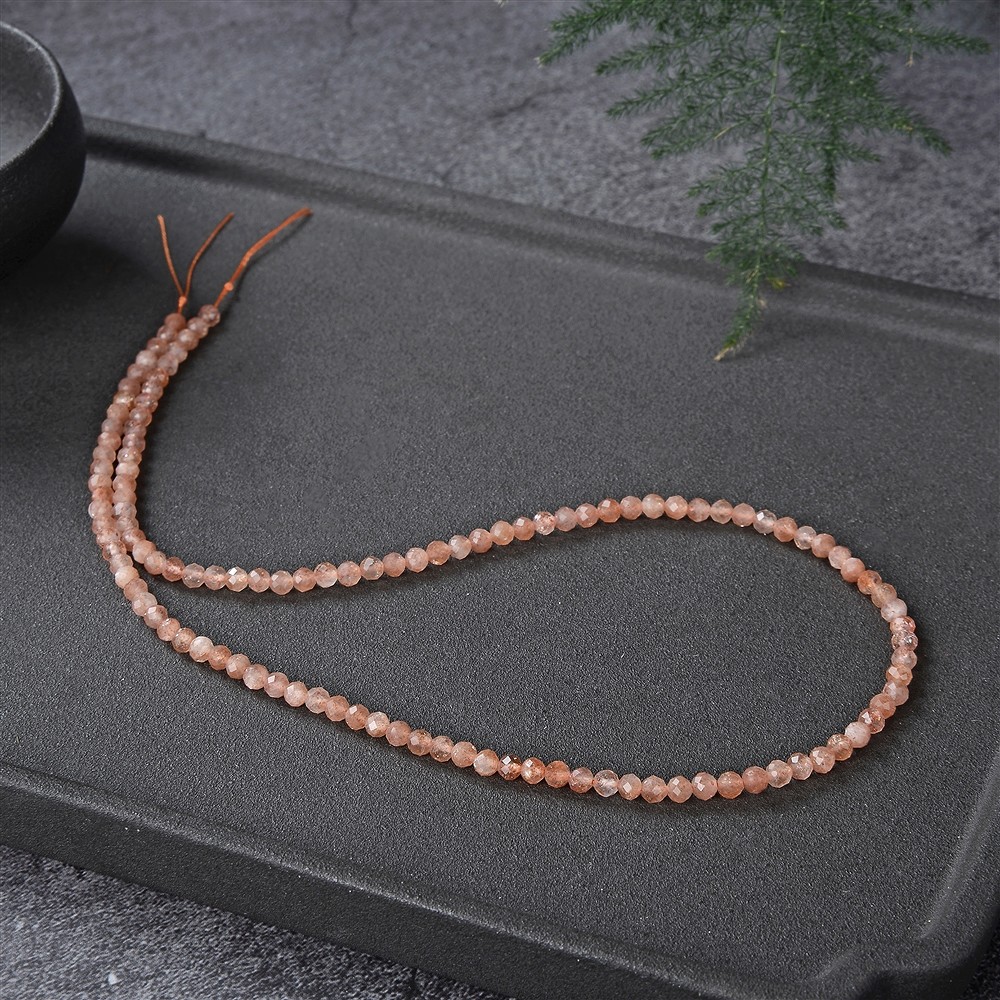 Rang de colliers, Pierre de soleil, à facettes, 02,5mm (39cm) | Marco Schreier