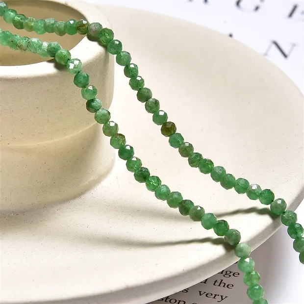 String Beads, Garnet green (Tsavorite), faceted, 03mm (39cm) | Marco Schreier