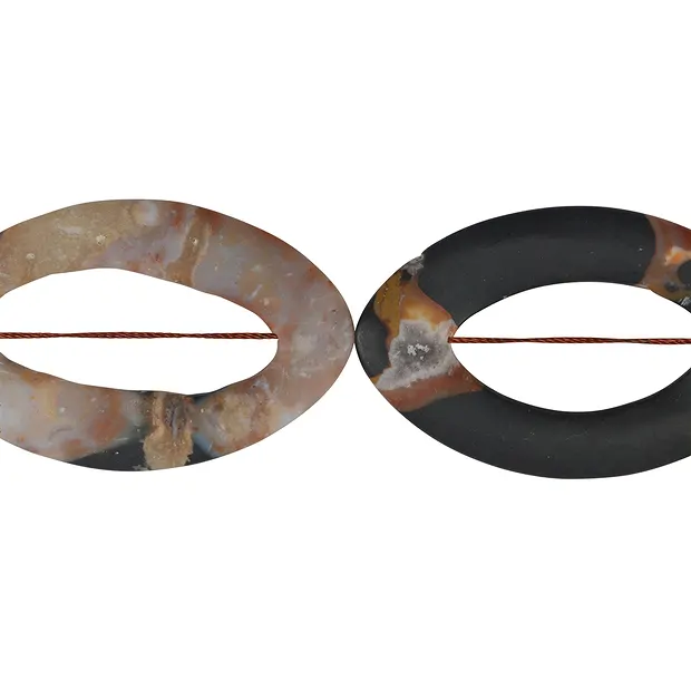 Rang de colliers, légèrement torsadé, Sardonyx, mat, 60-65 x 40-45mm | Marco Schreier