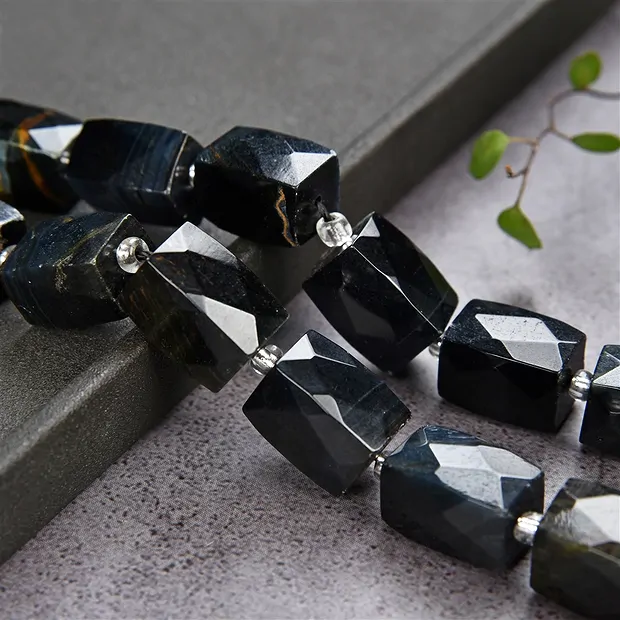 Ojo de halcón, facetado grueso, 15 - 11-12mm | Marco Schreier