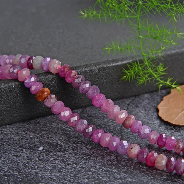 Filo di bottoni, rubellite A, sfaccettata, 02 x 03 mm (39 cm) | Marco Schreier