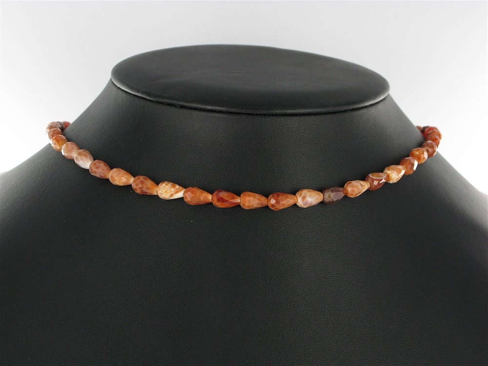 Cordón gota, Ágata (roseta de calcedonia) roja (teñida), facetada, 09 x 06mm | Marco Schreier