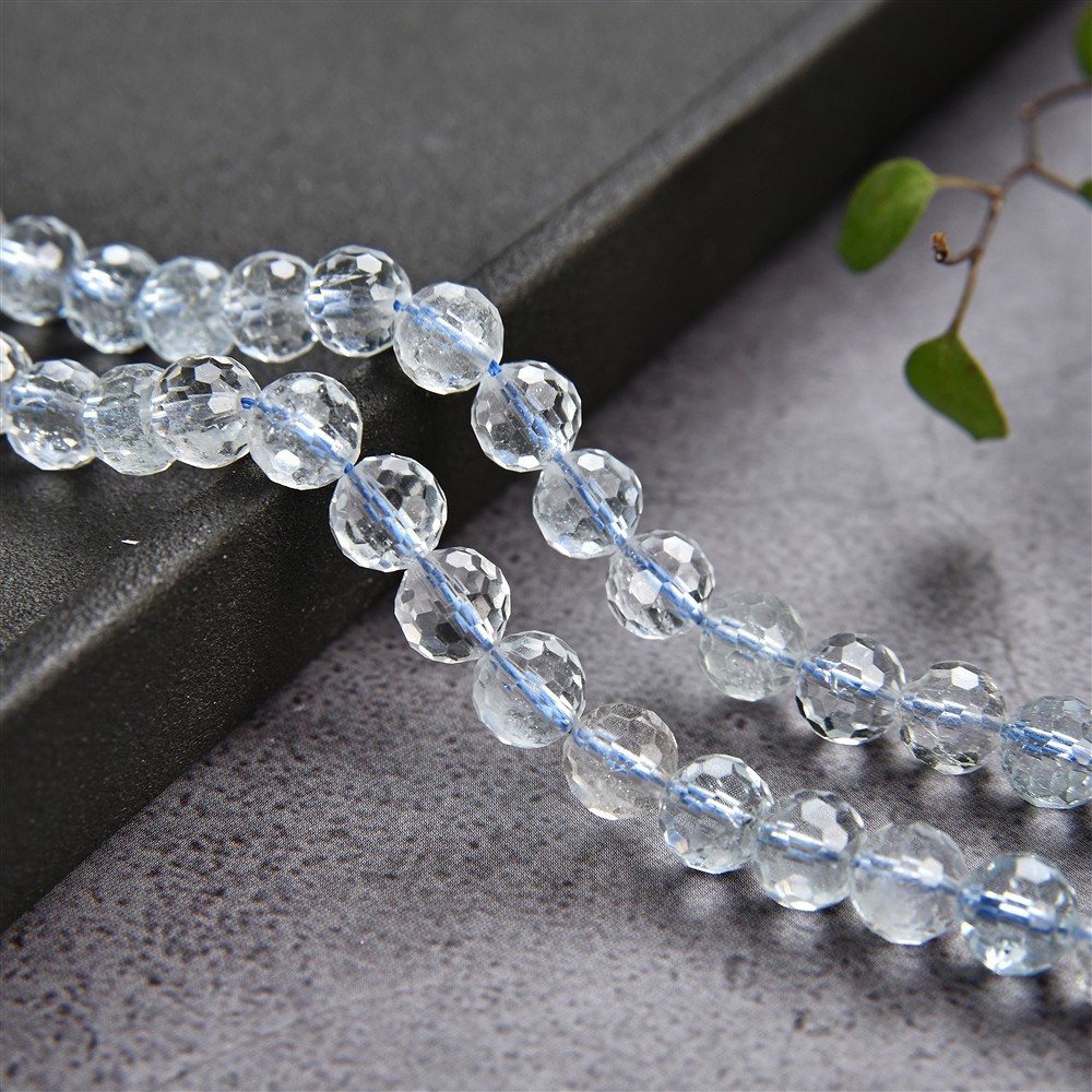 String Beads, Topaz (white-blue), faceted, 06mm (39cm) | Marco Schreier