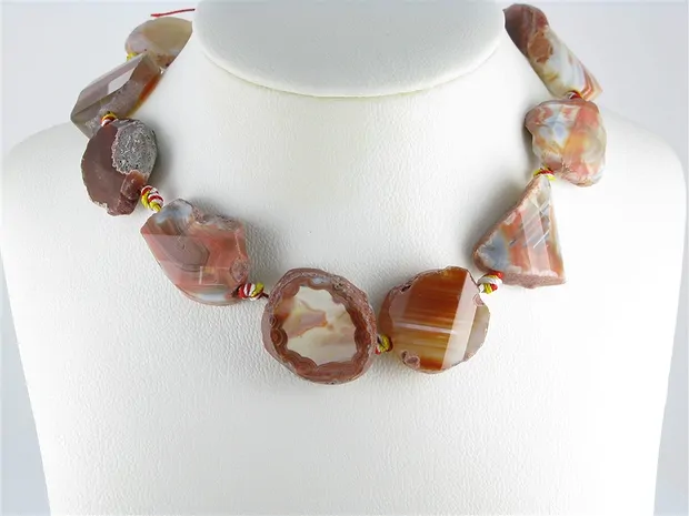 Rang de colliers Plaques de forme libre, Agate (rose), 30-35 x 25-30 x 10-12mm | Marco Schreier