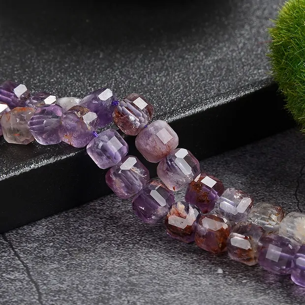 Strand cube, Cacoxenite, faceted, 08 x 08 x 08mm (39cm) | Marco Schreier