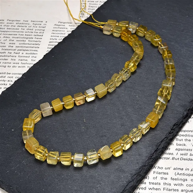 Rang de colliers, Fluorite (jaune), 06 x 06 x 06mm (38cm) | Marco Schreier