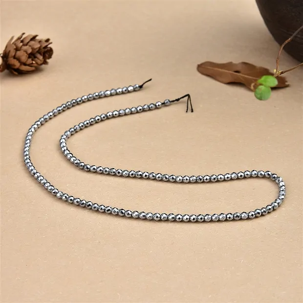 String Beads, hematin silver (dyed), faceted, 03mm | Marco Schreier
