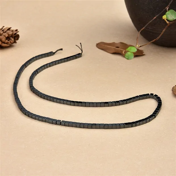 Strang Würfel, Hämatin, 03 x 03mm | Großhändler Edelsteine, Heilsteine & Schmuck