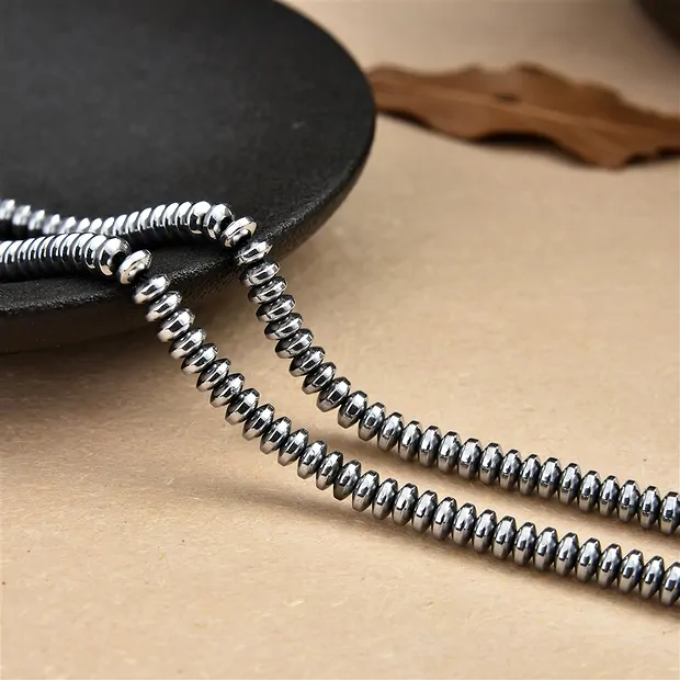 Strang Button, Hämatin silber (gef.), 02 x 04mm | Marco Schreier