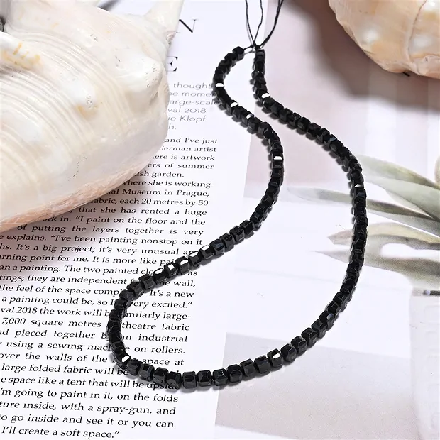 Strand cube, Spinel (black), 04mm, faceted (39cm) | Marco Schreier