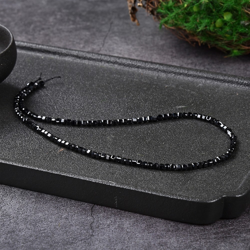 Espinela cubo, 03mm, facetada (39cm) | Marco Schreier