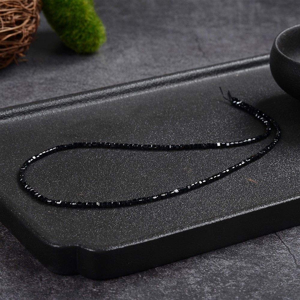 Strand cube, Spinel (black) 02mm, faceted (39cm) | Marco Schreier