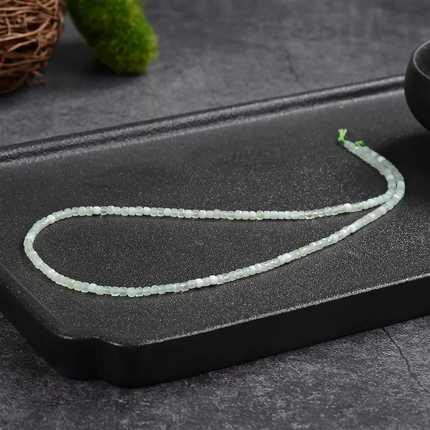 Rang de colliers, chrysopal, facetté, 02 x 02 x 02mm (39cm) | Marco Schreier