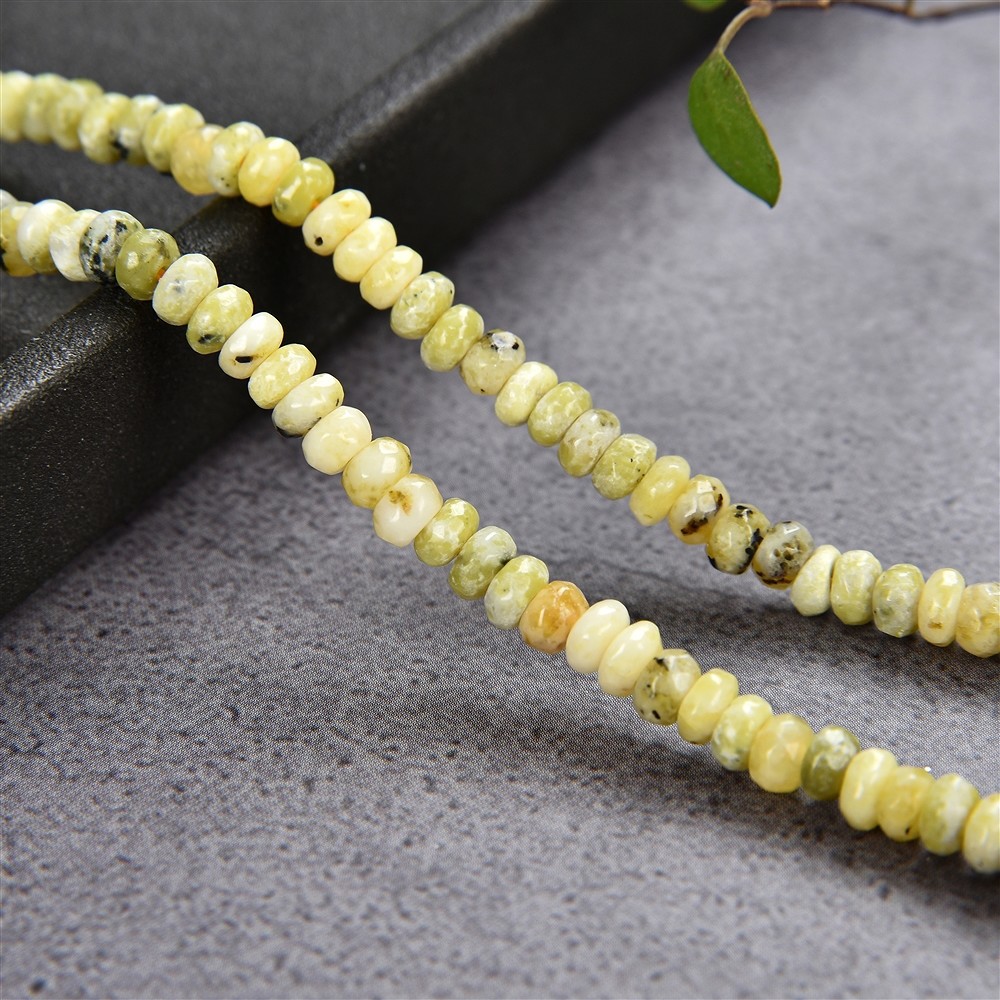 Strang Button, Serpentin (Lizardit), facettiert, 02 x 04mm | Marco Schreier