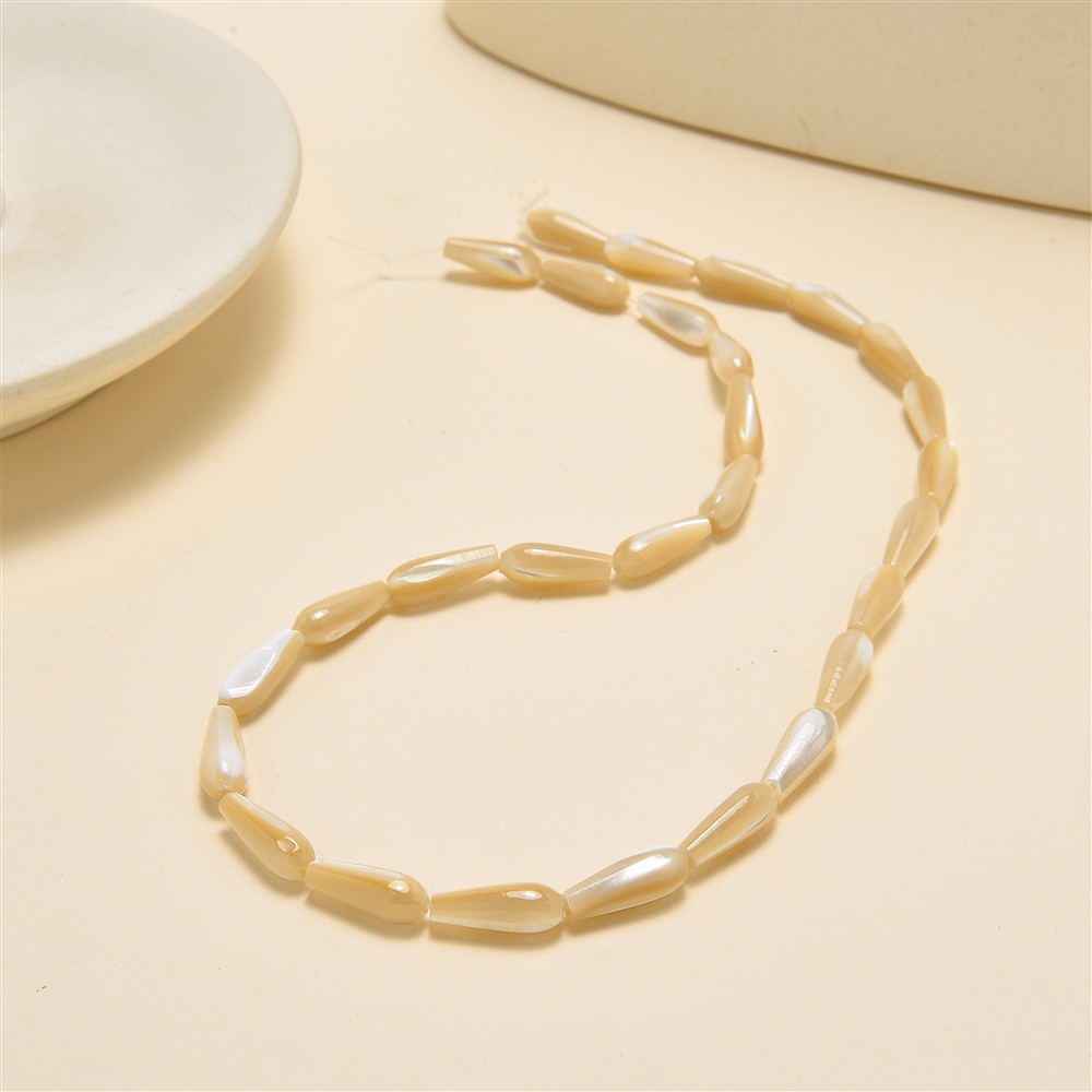 Drop strand, Mother of Pearl (yellow-brown), 15 x 06mm | Marco Schreier