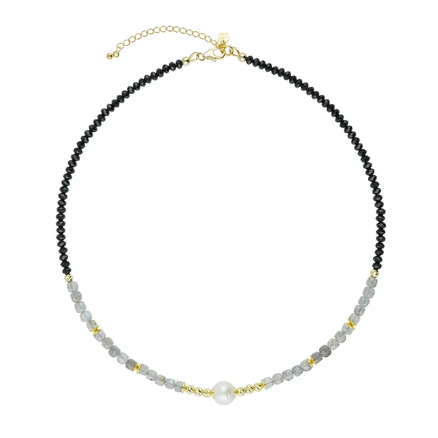 Collana Atelier Schorl (4 mm), cubo di labradorite (4,5 mm), perla (10 mm), placcata oro, catena di prolunga | Marco Schreier