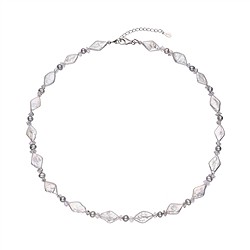 241018260065 Collar de perlas de agua dulce y Cristal de roca, blanco/gris (forma de rombo/patata), rodinado | Marco Schreier