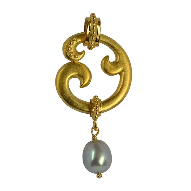 Anhänger "Paisley", Silber vergoldet, Perle (grau), 5cm | Marco Schreier
