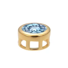 Pendentif Solitaire Topaze bleue, facettée, 1,2cm, doré à l'or fin | Marco Schreier