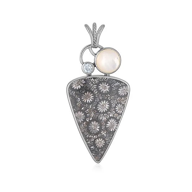 Pendentif Corail fossilisé, triangle (35mm), nacre, Topaze, 5,5cm, platiné | Marco Schreier