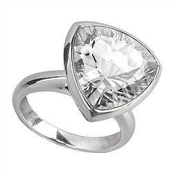 243005160030 Bague Cristal de roche, triangulaire, facettée, taille 55 | Marco Schreier